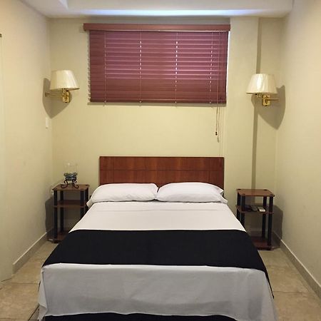 El Patio Suites II グアヤキル エクステリア 写真