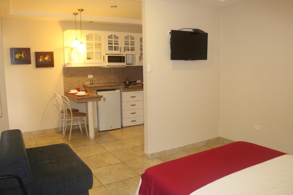 El Patio Suites II グアヤキル エクステリア 写真