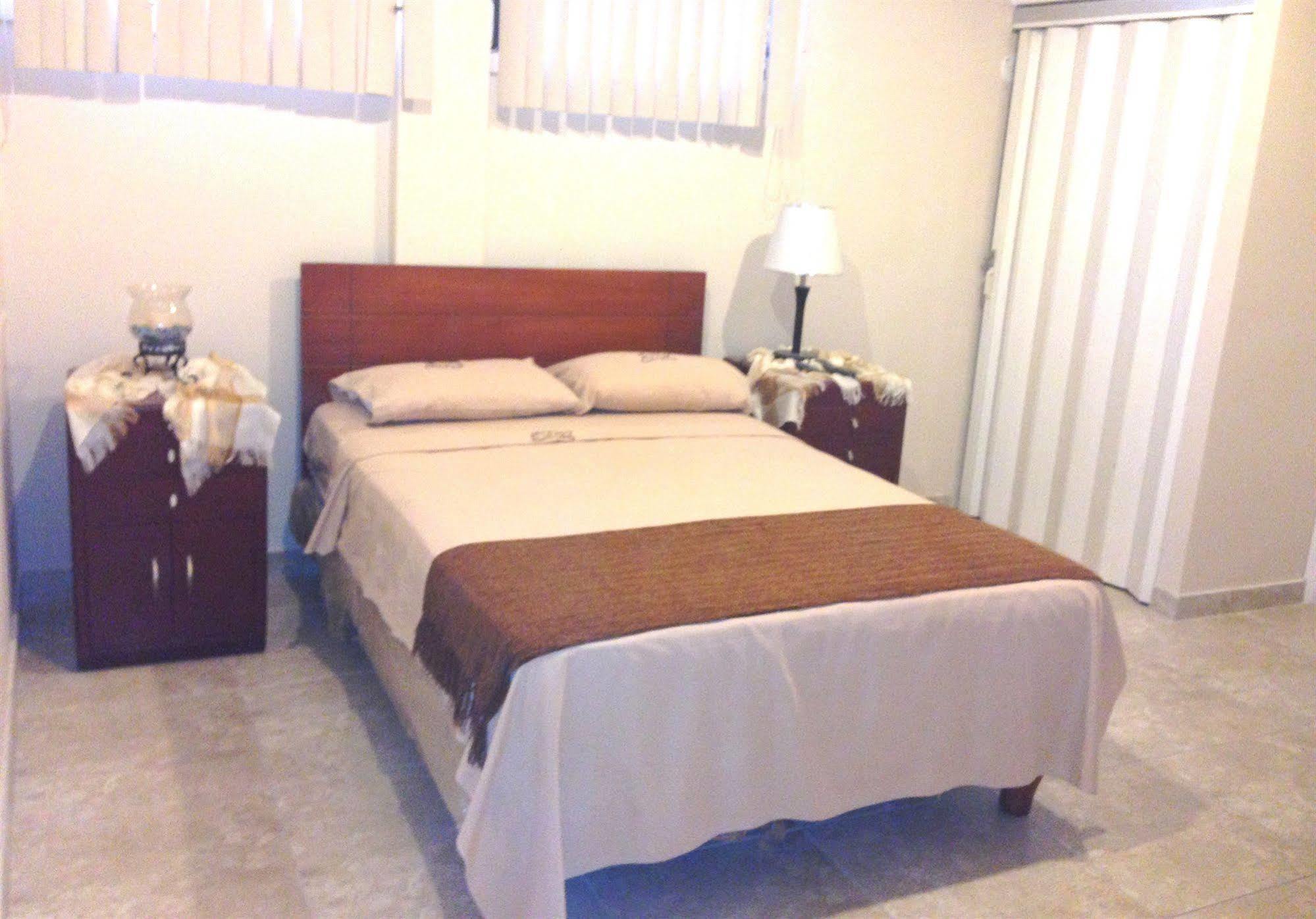 El Patio Suites II グアヤキル エクステリア 写真