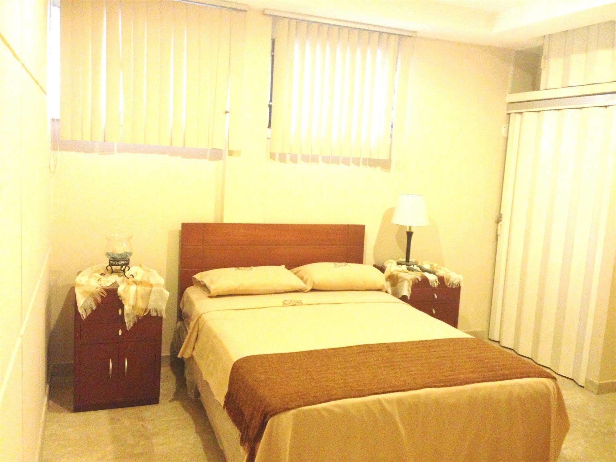 El Patio Suites II グアヤキル エクステリア 写真